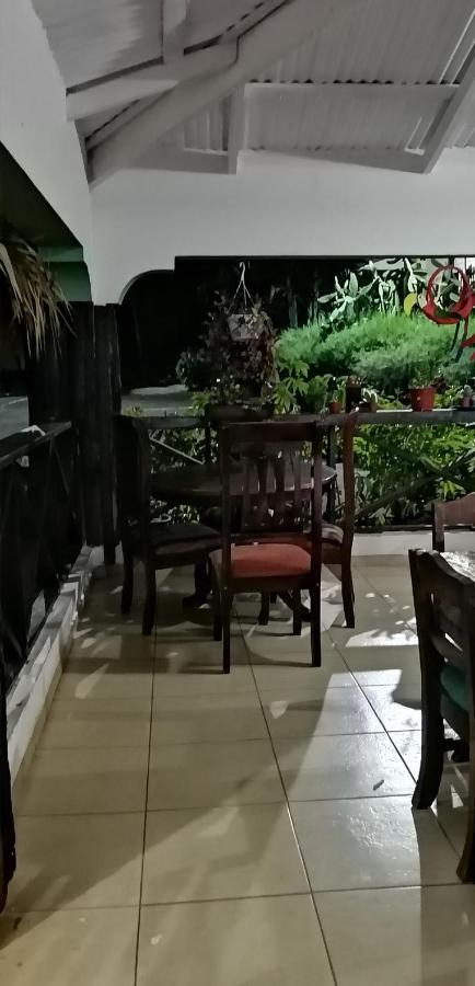 La Famosa Costillas A La Lena Jarabacoa Bagian luar foto
